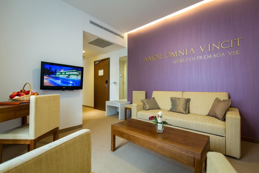 Rimske Terme - Hotel Zdraviliski Dvor Rimske Toplice Bilik gambar